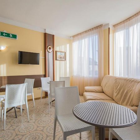 Hotel Rosy Battipaglia Exteriör bild