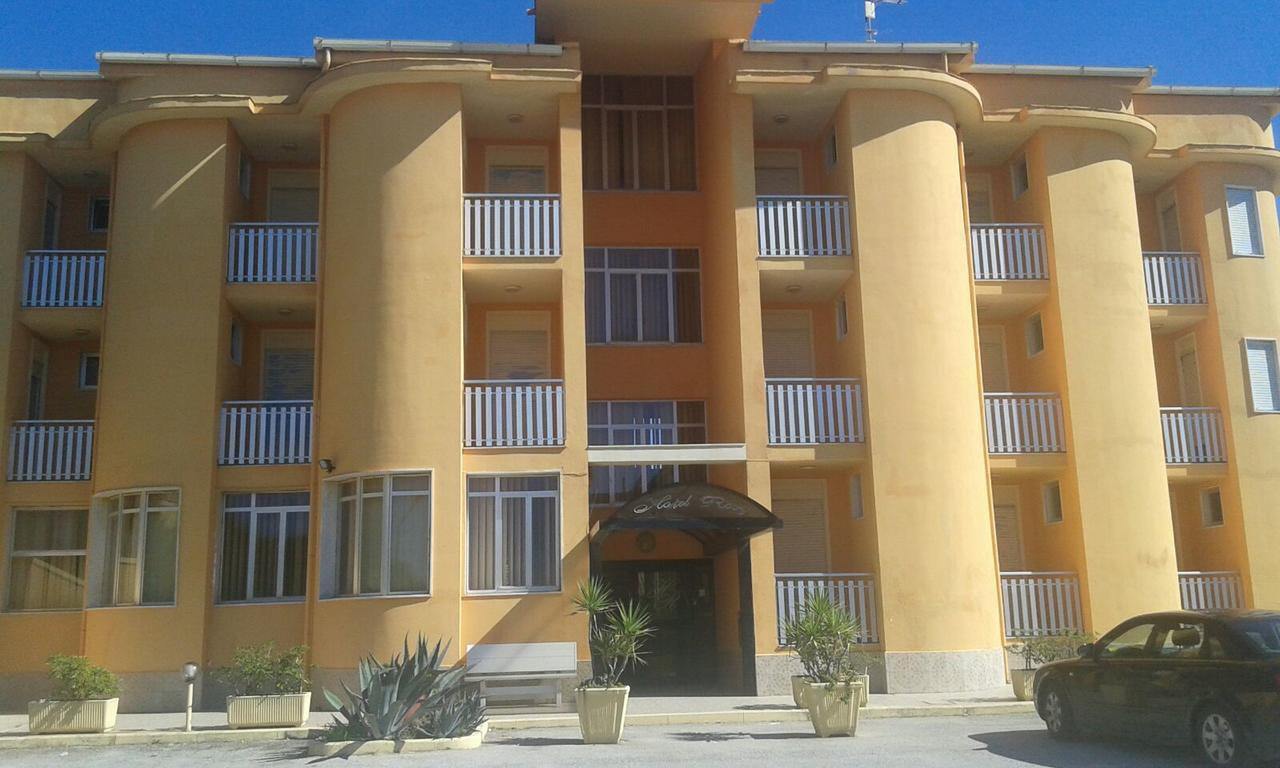 Hotel Rosy Battipaglia Exteriör bild
